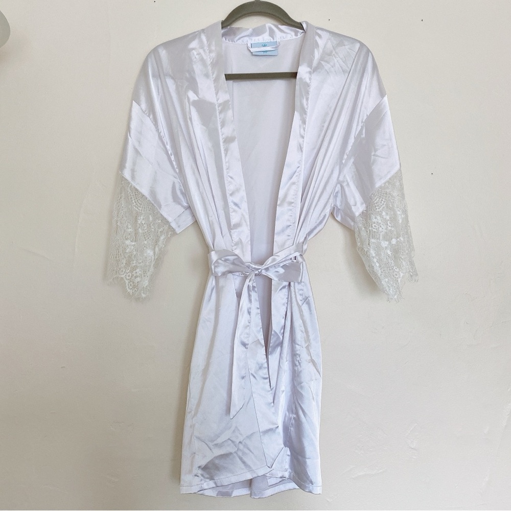 WHITE SATIN BRIDAL SHORT ROBE - LACE SLEEVES - S/M